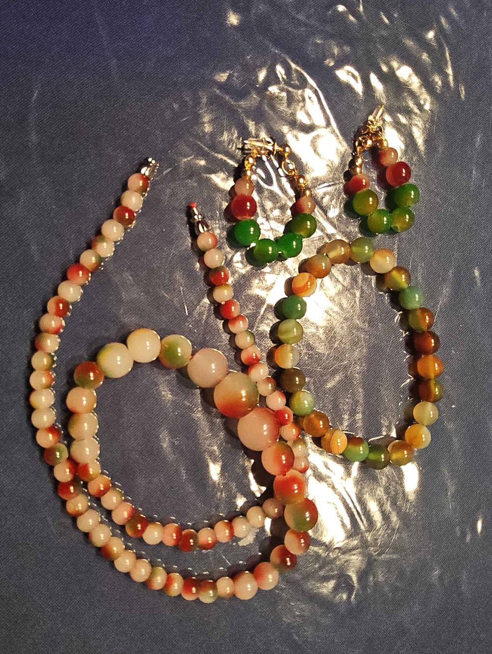 NWOT Natural Multicolor Agate Beaded Necklace, Bracelet & Earrings Set